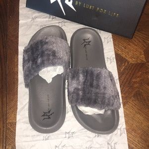 LFL grey furry slides size 9
